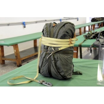 PARACADUTE MILITARE IRV- 80/C DA LANCIO FUORI USO COMPLETO